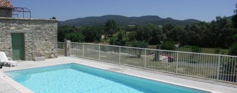 Gîte avec piscine en sud Ardèche