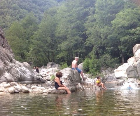 labeaume rivière proche camping 2 étoiles