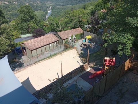 terrain de pétanque, jeux enfants , barbecue